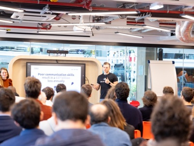 استارتاپی که با کمک هوش مصنوعی مهارت‌های ارتباطی را بهبود می‌بخشد